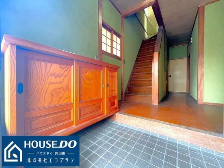 お家の顔になる大切な玄関に、収納があることで、すっきりときれいな空間になり、来客にも好印象！