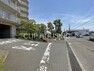 外観写真 前面道路含む外観