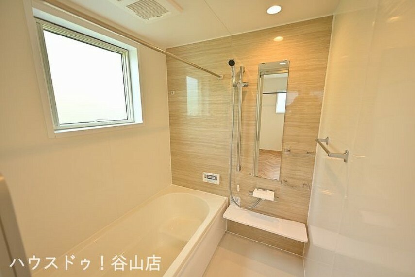 浴室 広くて清潔なスステムバスは一日の疲れを癒してくれます。