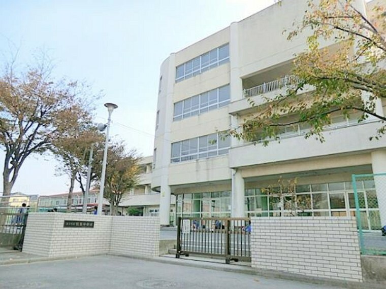 横浜市立飯島中学校　約464m