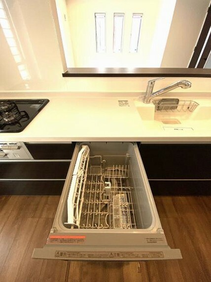 ダイニングキッチン 洗い物の時間を短縮！ビルトインの食洗機ついてます。