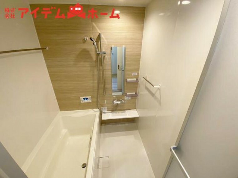 浴室 1号棟 1坪タイプのバスルーム。 ゆったり足が伸ばせるので、毎日の疲れを癒やせます。