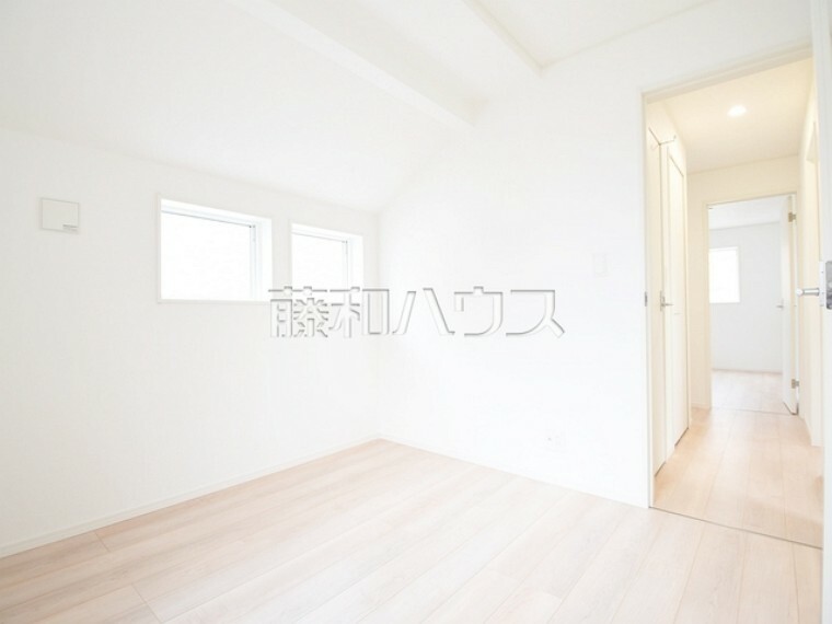 4号棟　居室　【稲城市矢野口】 各居室は2面採光により、明るく開放的な空間となっています。　