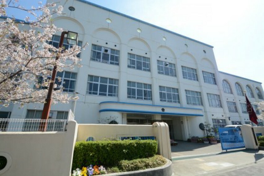 小学校 【小学校】神戸市立本山第二小学校まで542m