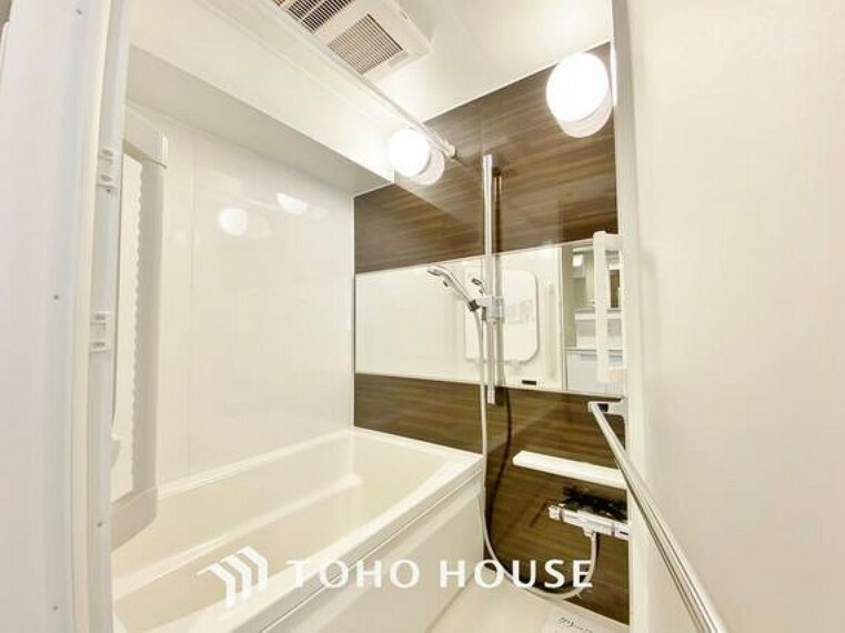 浴室 「リフォーム済・バスルーム。」癒しの空間バスルームです。天気に左右されずに洗濯物を乾かせる、浴室乾燥機・オートバス機能付きです。