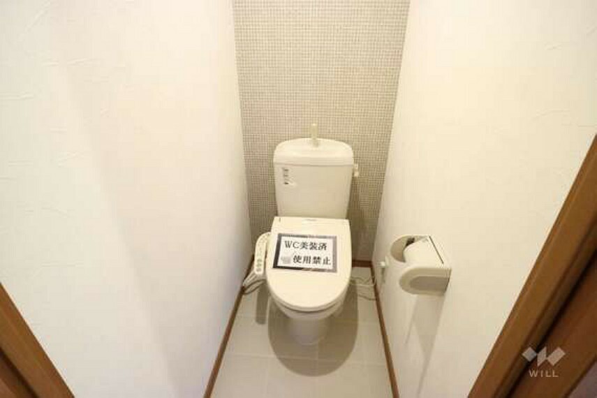 トイレ トイレ、温水洗浄便座つきなので清潔を保てます。［2023年5月12日撮影］