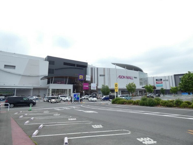 ショッピングセンター イオンモール高崎　徒歩9分（約700m）
