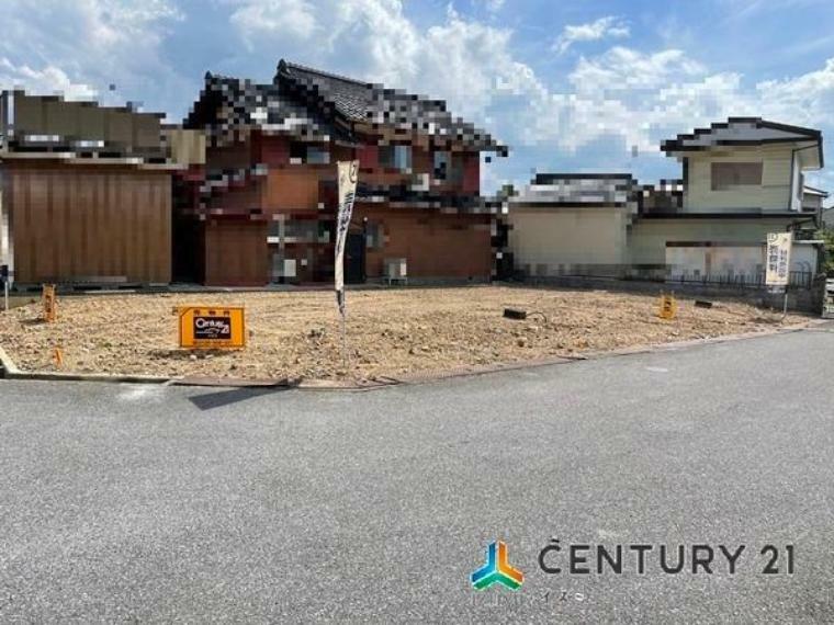 現況写真 閑静な住宅街の日当たり良好な土地