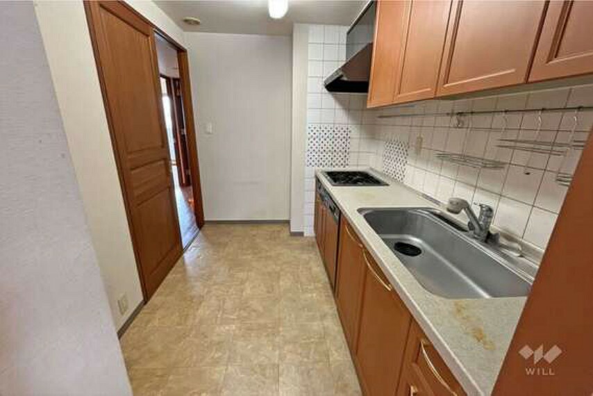 キッチン キッチンは廊下・リビングの両方から出入り可能な2WAY。家事動線がスムーズです。