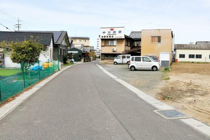 現況写真 前面道路含む現地写真