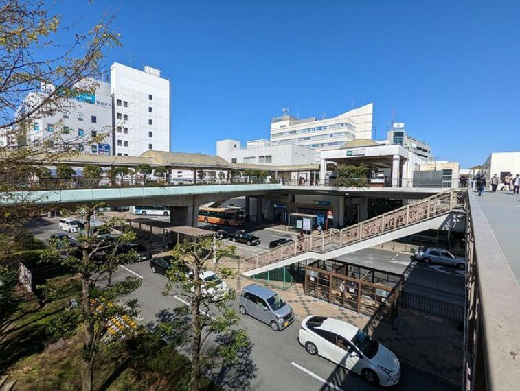 藤沢駅（JR東日本 東海道本線） 徒歩15分。3路線利用可能な藤沢駅