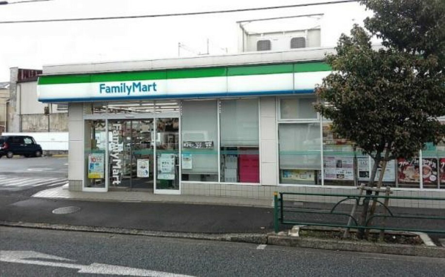 コンビニ ファミリーマート保谷町五丁目店