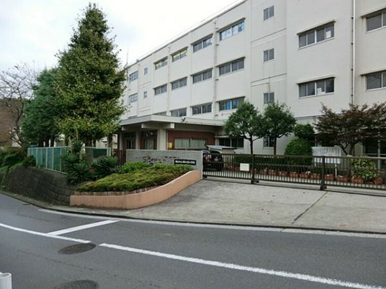 小学校 横浜市立万騎が原小学校