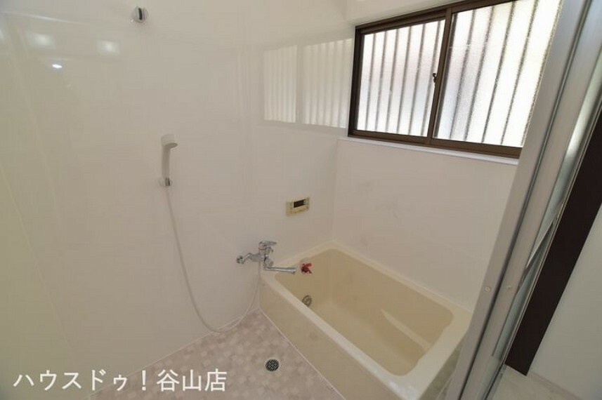 浴室 ”JR坂之上駅近くのリフォーム済の売家”の浴室