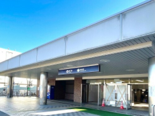 現地から640m（最長）　仙台市地下鉄南北線「黒松」駅　仙台駅まで7駅、約12分。1987年に開業し、1日の利用者平均数3617人（2020年）（約640m・徒歩8分）