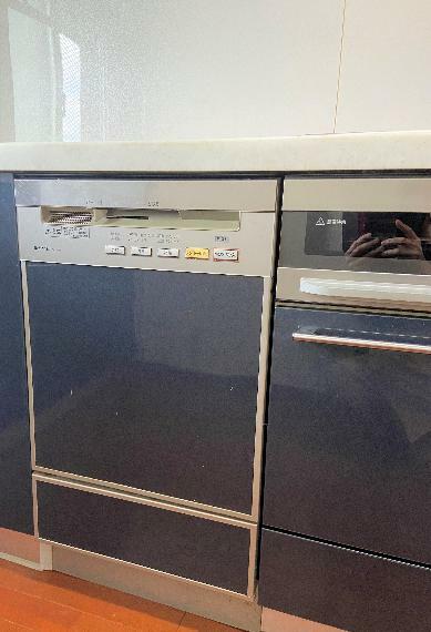 キッチン 食器洗い乾燥機のあるキッチン