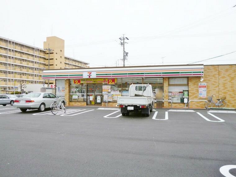 コンビニ セブン-イレブン 名古屋一色新町店