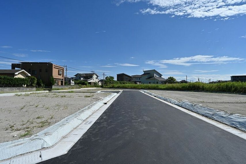 現況写真 前面道路含む現地写真