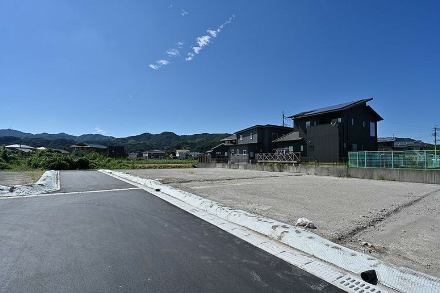 現況写真 2023年9月30日撮影 清和小学校近くの全9区画の分譲地の外観
