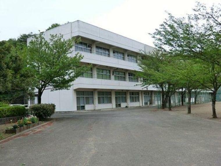中学校 【中学校】小中一貫ゆくのき学園中学校まで1572m