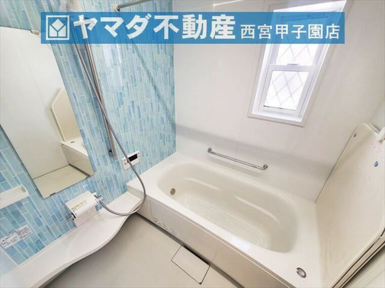 浴室暖房乾燥機・ミストサウナ・追炊き機能・窓付きの快適なバスルームで日々の疲れを癒せます。