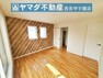 寝室 2階　洋室約8帖　2面採光で明るいお部屋です。