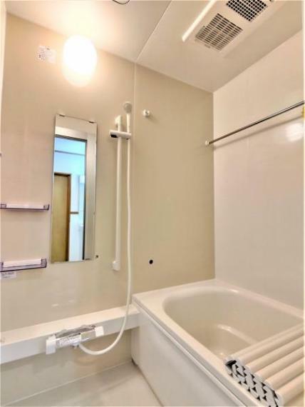 浴室 【リフォーム済】ユニットバスはハウステック製の新品に交換しました。新しいお風呂で一日の疲れを癒してください。
