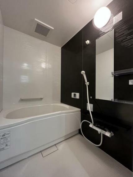 浴室 【リフォーム済】浴室は新品のハウステック製ユニットバスに交換しております。毎日使うお風呂が新品ですと清潔感があり気持ちが良いですね。