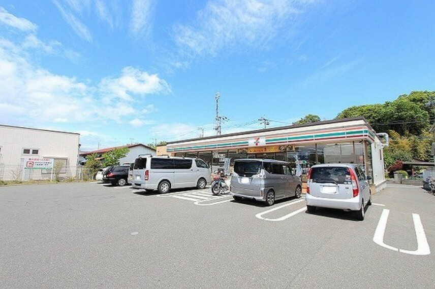 コンビニ セブンイレブン　町田堺店まで約700m