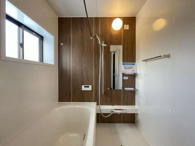 浴室 浴室はハウステック製の新品のユニットバスに交換しました。