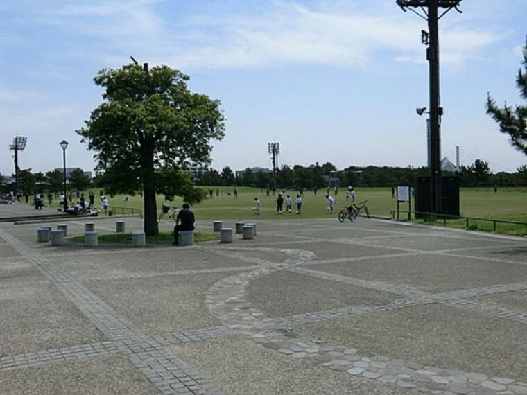 公園 海の公園まで約690m