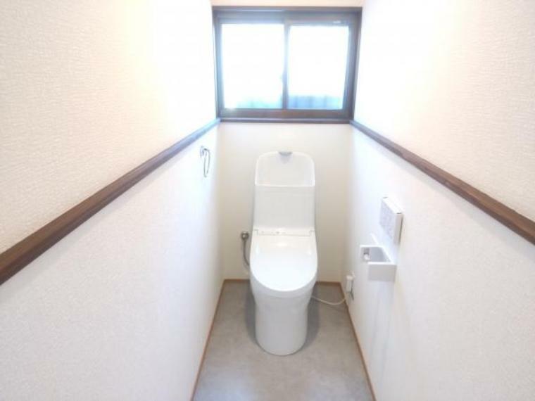 トイレ 【リフォーム済写真】TOTO製のトイレに新品交換しました。直接肌に触れるトイレは新品が嬉しいですよね。
