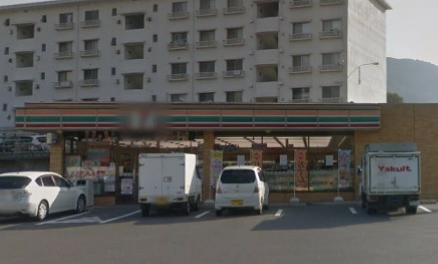 コンビニ セブンイレブン 呉焼山中央3丁目店