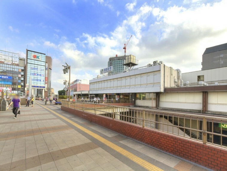 総武本線『津田沼』駅徒歩9分。