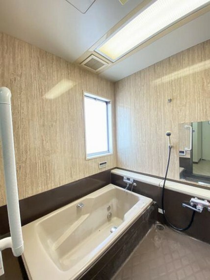 ナチュラルな雰囲気の浴室！