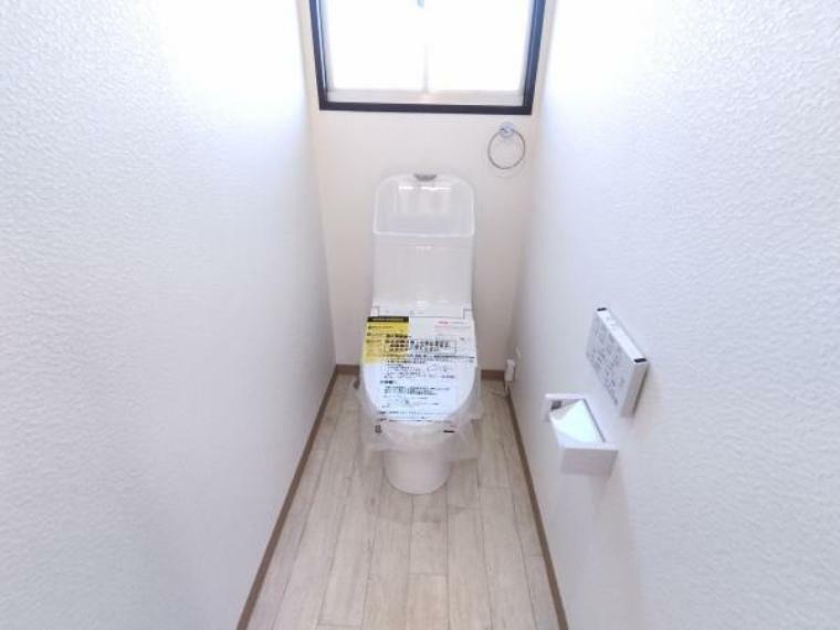 トイレ 【リフォーム済】トイレ写真です。もちろんトイレも新品交換済です。直接肌に触れるトイレは新品が嬉しいですね。