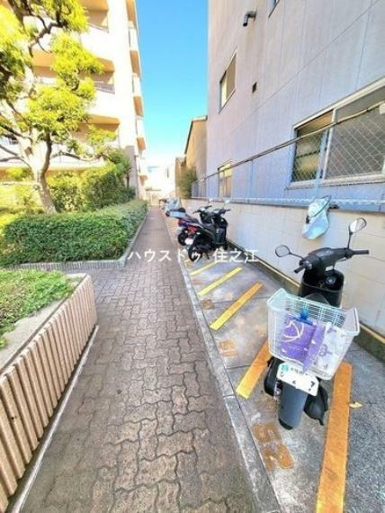 バイク置場や駐輪場置場ございます