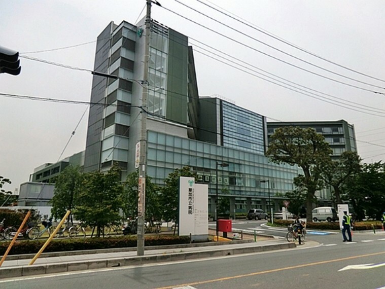 病院 埼玉県草加市をはじめ近隣地域の中核病院として 、高度医療や救急医療を提供しています。