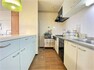 キッチン キッチンカウンターは収納豊富で作業スペースも広いシステムキッチン！