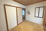 和室 和室は洋室と続き間になっており、繋げて広い居室としても使えます。収納も確保されています！