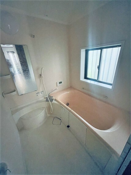 浴室 窓があるだけでお風呂のカビお掃除がラクラク