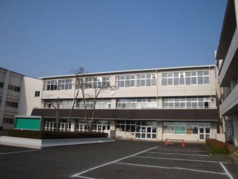 【中学校】日の出町立平井中学校まで294m