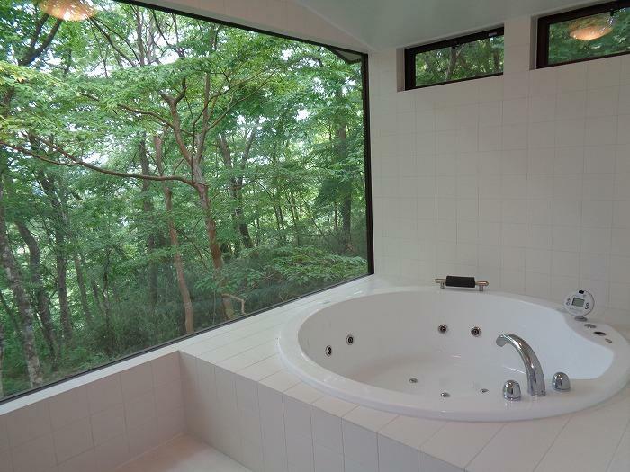 ジャグジー風呂　豊かな自然に包まれ開放感溢れる空間で心身共に癒されます