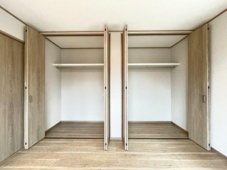 収納 （クローゼット）2F洋室には収納スペースが各居室1つ以上はあり、楽々収納できます！