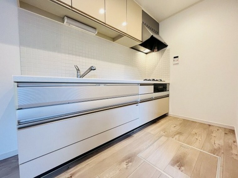 ダイニングキッチン キッチンの床下収納は日用品のストックに便利！