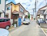 現況写真 閑静な住宅地で子育て家族や静かに暮らしたい方にもおすすめ。のどかで穏やかな暮らしを実現するための、ゆとりある住環境が整っています。