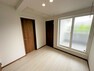 収納 【ホールスペース】日当たり風通し良好なホールスペースは、室内物干し付き！