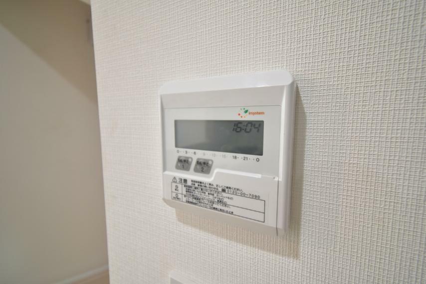 冷暖房・空調設備 【C棟】床暖房標準装備。床面からのふく射熱で暖める風の無い暖房方式。家族団らんの時間を快適にお過ごしいただけます。
