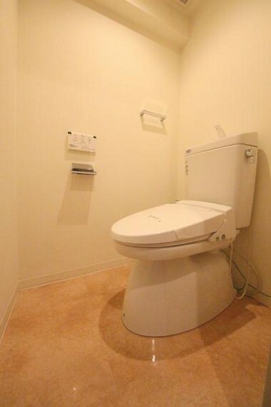 トイレ ■いつでも衛生的なシャワー付きトイレ