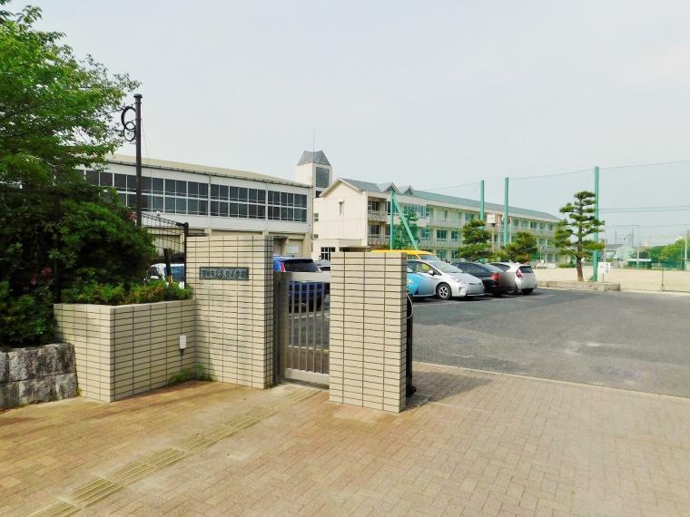 小学校 豊田市立挙母小学校